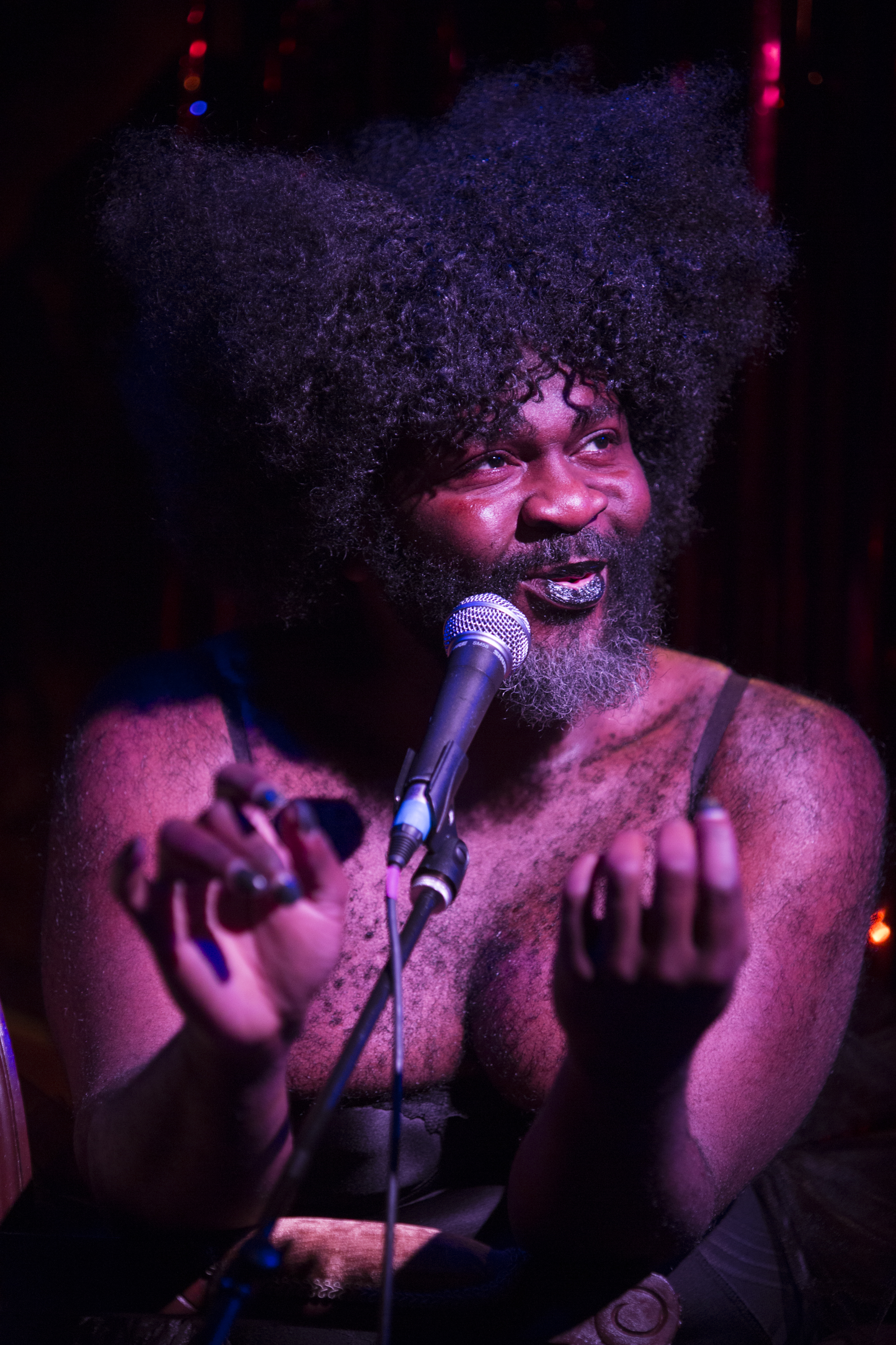 George Ikediashi in The Bear The Proposal at the Young Vic © Ellie Kurttz