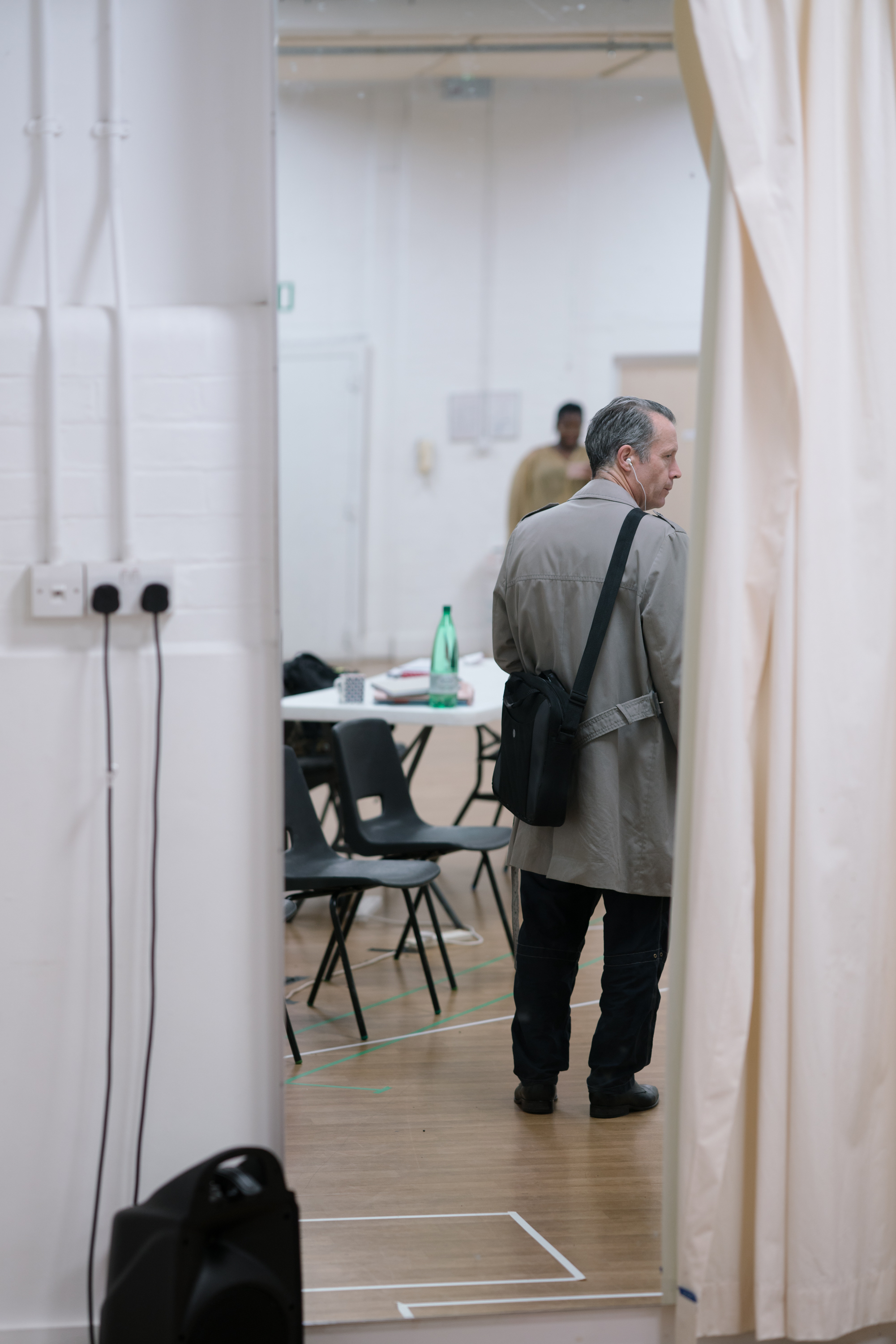 Jonathan Cullen in rehearsal for Winter at the Young Vic. © Leon Puplett.jpg