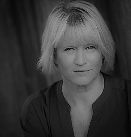 Lisa Palfrey by Catrin Arwel BW