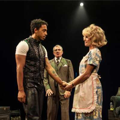 Entertaining Mr Sloane production photos (c) Ellie Kurttz
