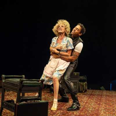 Entertaining Mr Sloane production photos (c) Ellie Kurttz