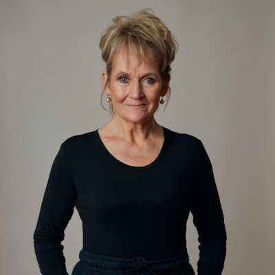 A headshot of Lorraine Ashbourne