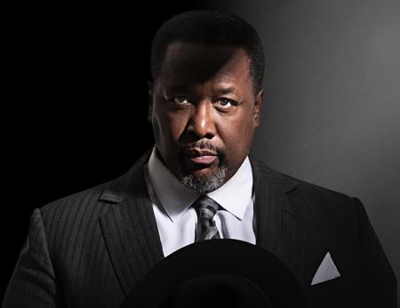 Wendell Pierce as Willy Loman in Death of a Salesman. Photo by Brinkhoff/Mögenburg